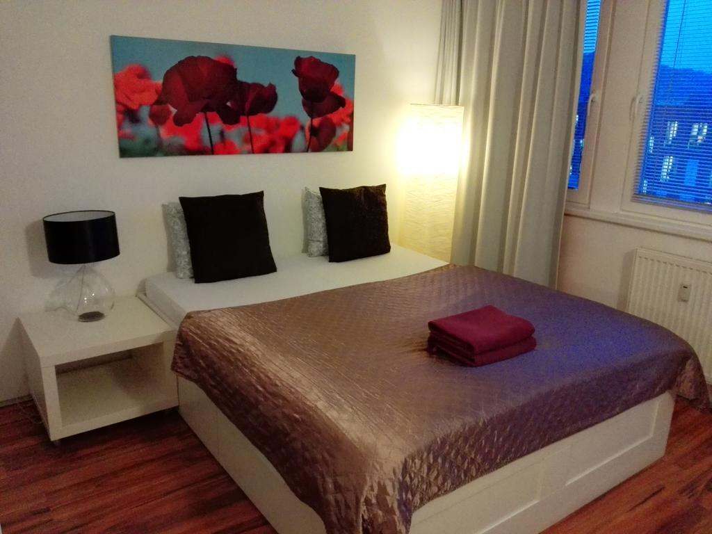 Golden Family Apartments Prague Room photo